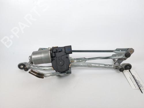 Used Front wiper motor BMW X1 (F48) xDrive 25 e Plug-in-Hybrid (220 hp) 17204330