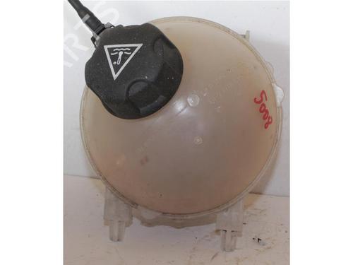Used Expansion tank PEUGEOT 5008 (0U_, 0E_) 2.0 HDi 150 / BlueHDi 150 (150 hp) 15142861