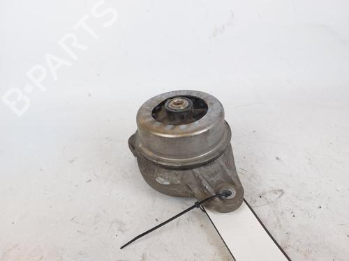 Used Engine mount Engine mount MERCEDES-BENZ C-CLASS (W204) C 220 CDI 4-matic (204.084) (170 hp) 15158046 15158046