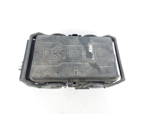 Used Fuse box Fuse box 15170550 15170550