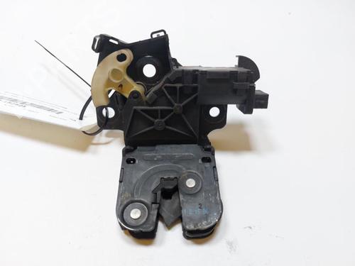 Used Tailgate lock AUDI A4 B7 Avant (8ED) 2.0 TDI 16V (140 hp) 30453381
