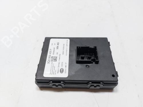 Used Engine control unit (ECU) SKODA KAROQ (NU7, ND7) 2.0 TDI (116 hp) 31011032