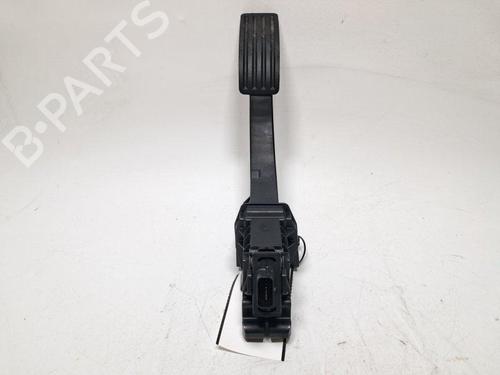 pedal-volvo-xc40-536-2017-33752136 main image