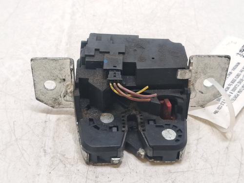 Cerradura de porton trasero Cerradura de porton trasero MERCEDES-BENZ B-CLASS Sports Tourer (W245) B 180 CDI (245.207) (109 hp) 39767082 39767082