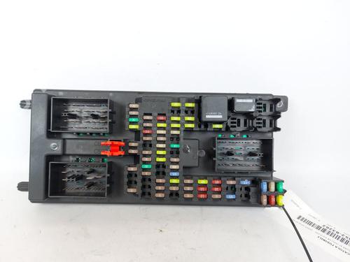 Used Fuse box Fuse box 15176554 15176554