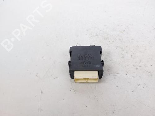 Used Engine control unit (ECU) TOYOTA YARIS (_P13_) 1.0 (KSP130_, KSP130) (69 hp) 15158187
