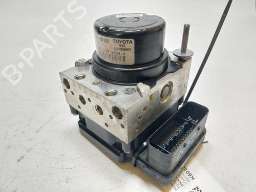 Used ABS pump TOYOTA YARIS (_P13_) 1.4 D (NLP130_, NLP130) (90 hp) 30802869
