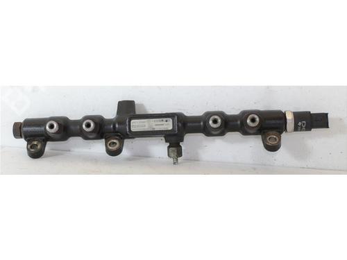 Used Injection rail FORD MONDEO III Saloon (B4Y) 1.8 16V (110 hp) 15142903