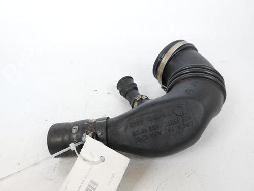 Used Air filter box FIAT 500L (351_, 352_) 1.3 D Multijet (199LXY1A, 199LXY11) (84 hp) 23880853