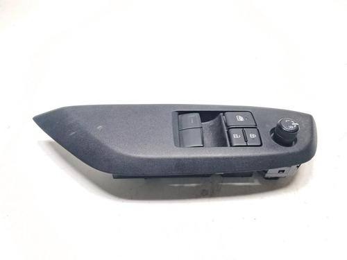Used Left front window switch TOYOTA YARIS (_P21_, _PA1_, _PH1_) 1.5 Hybrid (MXPH10, MXPH11) (116 hp) 31036556