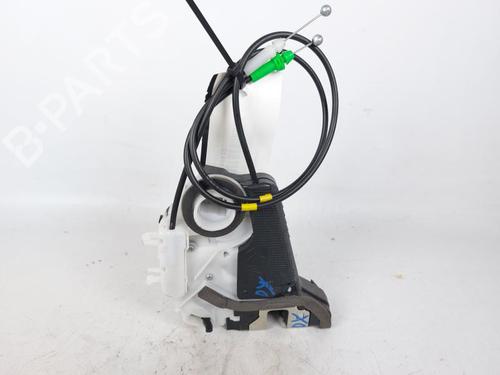 Used Rear right lock TOYOTA YARIS (_P13_) 1.5 Hybrid (NHP130_, NHP130) (101 hp) 20502335