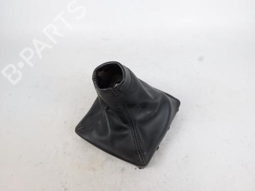 Used Shift knob SUBARU XV (_GP_) 2.0 D AWD (GPD) (147 hp) 15156743
