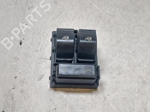 Venstre fortil elrude kontakt Venstre fortil elrude kontakt FIAT DOBLO Cargo (263_) 1.6 D Multijet (263WXD1B, 263WXR1B, 263WXX1B, 263ZXD1B,... (105 hp) 39738861 39738861