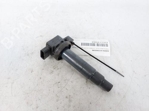 Used Ignition coil TOYOTA YARIS (_P13_) 1.5 Hybrid (NHP130_, NHP130) (101 hp) 15166135