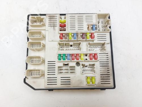 Used Fuse box RENAULT MEGANE III Hatchback (BZ0/1_, B3_) 1.6 16V (BZ1B, BZ1H) (110 hp) 27862751