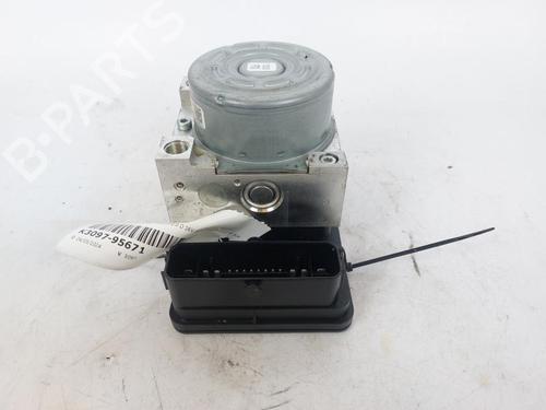 Used ABS pump BMW X1 (F48) xDrive 20 d (190 hp) 17206661