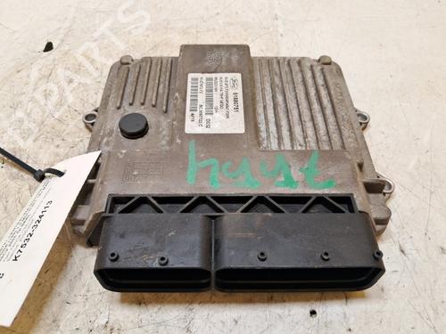 Used Engine control unit (ECU) Engine control unit (ECU) FIAT PANDA (169_) 1.3 D Multijet 4x4 (169.AXC2A) (70 hp) 35975619 35975619