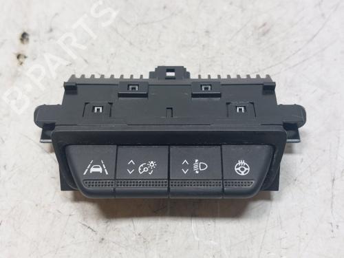 climate-control-renault-arkana-i-lcm_-ldn_-2019-34617765 main image