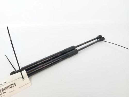 tailgate-lift-support-toyota-auris-_e18_-2012-2013-2014-2015-2016-2017-2018-2019-23880346 main image