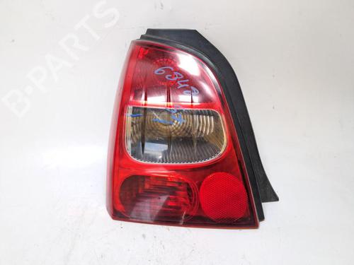 Feu arrière gauche RENAULT TWINGO II (CN0_) 1.2 16V (CN0K, CN0V, CN0A) (76 hp) 33198219