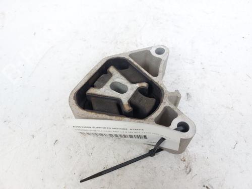Used Engine mount Engine mount MERCEDES-BENZ GLA-CLASS (X156) GLA 180 (156.942) (122 hp) 19444982 19444982