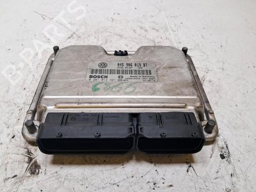 Calculateur moteur (ecu) SEAT CORDOBA (6L2) 1.4 TDI (80 hp) 33198300