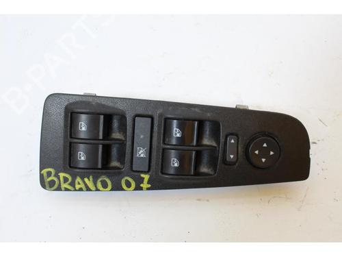 Used Left front window switch Left front window switch FIAT BRAVO II (198_) 1.4 (198AXA1B) (90 hp) 22753972 22753972