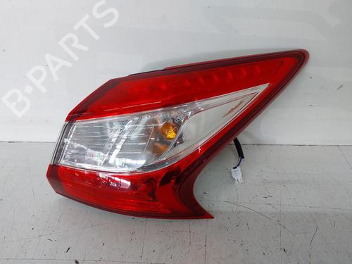 right-taillight-nissan-pulsar-hatchback-c13-2014-32740969 main image