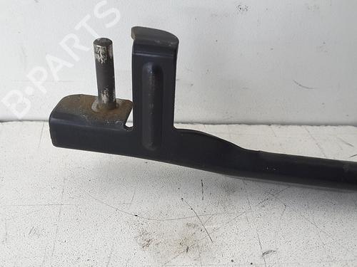 Used Front windshield wiper arm VW PASSAT B5.5 (3B3) 1.8 T 20V (150 hp) 18462524