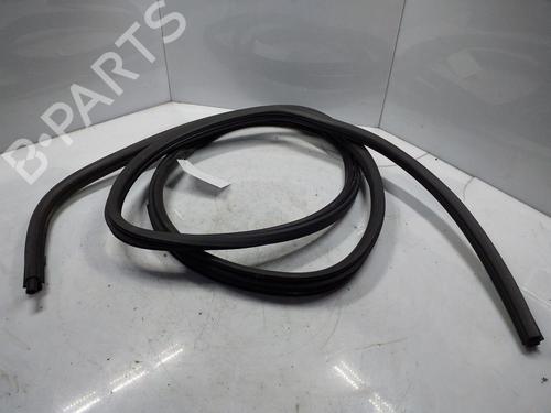 Used Rubber door seal VW TRANSPORTER T4 Bus (70B, 70C, 7DB, 7DK, 70J, 70K, 7DC, 7DJ) 2.5 TDI (102 hp) 29902418