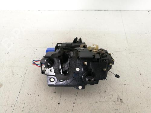 Høyre foran lås VW POLO (9N_, 9A_) 1.2 12V (64 hp) 15367917