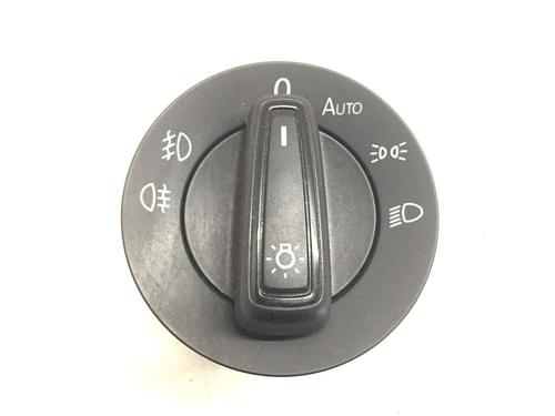 Used Headlight switch VW GOLF VII Variant (BA5, BV5) 1.6 TDI (105 hp) 18462097