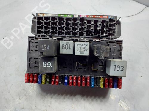 Used Fuse box VW TRANSPORTER T4 Bus (70B, 70C, 7DB, 7DK, 70J, 70K, 7DC, 7DJ) 2.5 TDI (102 hp) 29930207