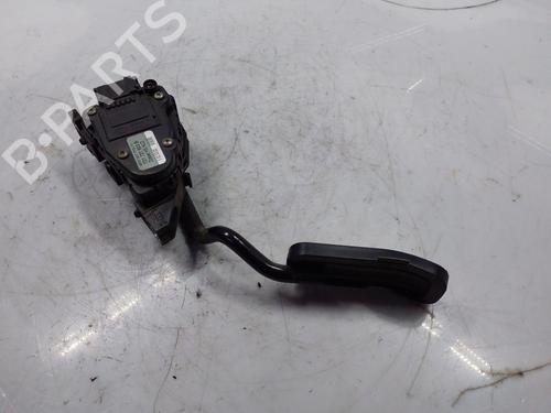 Pédale VW TRANSPORTER T4 Bus (70B, 70C, 7DB, 7DK, 70J, 70K, 7DC, 7DJ) 2.5 TDI (102 hp) 32038901