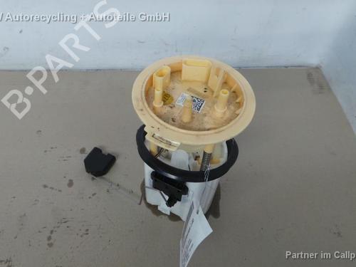 Used Fuel pump VW TOURAN (5T1) 2.0 TDI (150 hp) 16100942