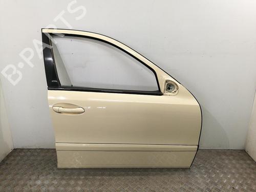Used Right front door MERCEDES-BENZ E-CLASS (W211) E 200 CDI (211.007) (136 hp) 15367905