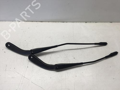 Used Front windshield wiper arm BMW 3 (F30, F80) 316 d (116 hp) 15366943