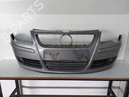 Used Front bumper VW POLO IV (9N_, 9A_) 1.4 16V (80 hp) 32841804