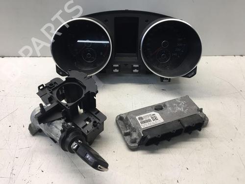 Motorstyringsenhet VW GOLF VI (5K1) 1.4 (80 hp) 18600176