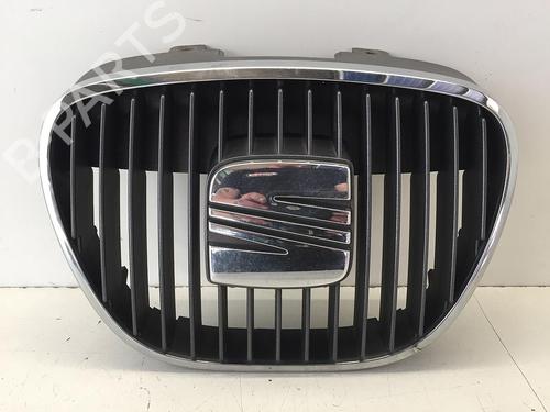 Used Grille SEAT IBIZA III (6L1) 1.4 16V (86 hp) 15366833