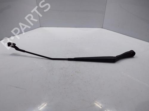 Used Front windshield wiper arm FORD KA+ III (UK, FK) 1.2 (85 hp) 21830132