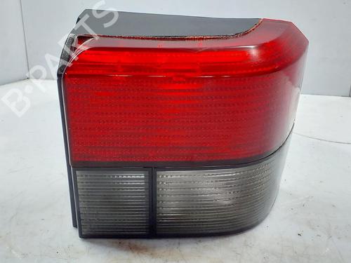 Feu arrière droit VW TRANSPORTER T4 Bus (70B, 70C, 7DB, 7DK, 70J, 70K, 7DC, 7DJ) 2.5 TDI (102 hp) 29879982
