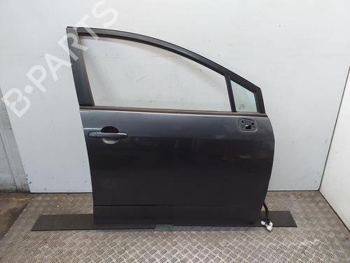 Used Right front door TOYOTA COROLLA Verso (ZER_, ZZE12_, R1_) 2.2 D-4D (AUR10_, AUR10R) (136 hp) 32005842