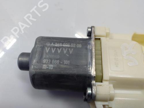 Front right window mechanism MERCEDES-BENZ GLA-CLASS (X156) GLA 180 (156.942) | BP18463547C23 