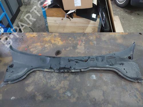 Griglia anteriore VW PASSAT B7 Variant (365) 2.0 TDI (140 hp) 32377811