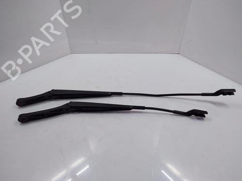 Used Front windshield wiper arm VW GOLF VII (5G1, BQ1, BE1, BE2) 1.2 TSI (86 hp) 18430075
