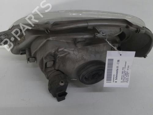 Right headlight RENAULT TRAFIC II Van (FL) 1.9 dCi 100 (FL0C) (101 hp) 7700311372