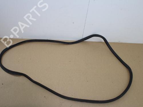 Used Rubber door seal VW TOURAN (5T1) 2.0 TDI (190 hp) 15324800