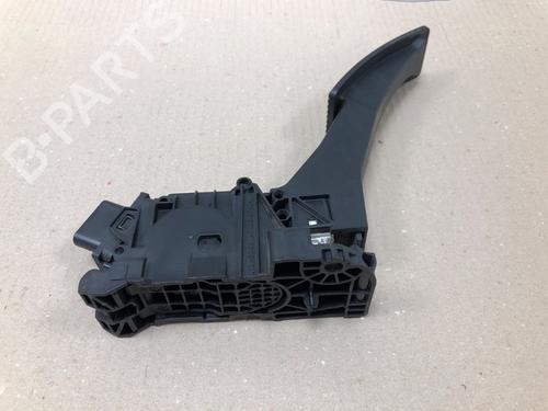 pedal-mercedes-benz-b-class-sports-tourer-w247-2018-37203831 main image