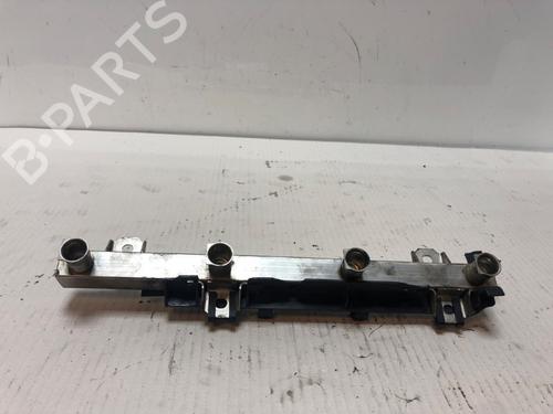 Used Injection rail BMW 3 Touring (E46) 318 i (143 hp) 15531684